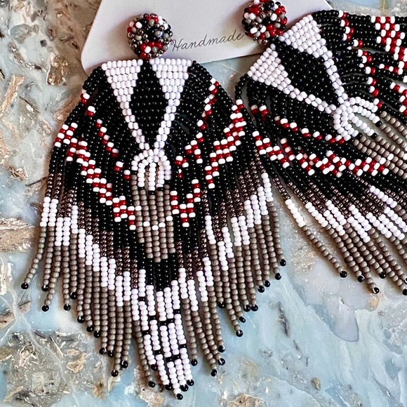 NWT Deepa Gurnani Luxe Beaded Chandeliers - Picture 9 of 16